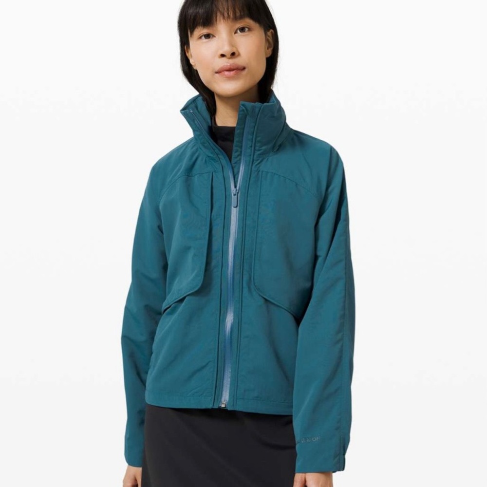 ISO Lululemon Always Effortless Jacket in Carbon Blue